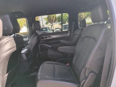 2025 Jeep Wagoneer — photo 15 view