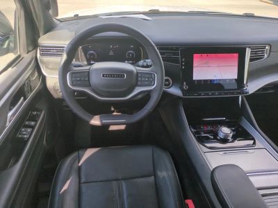 2025 Jeep Wagoneer — photo 17 view