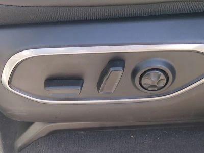 2025 Jeep Wagoneer — photo 21 view