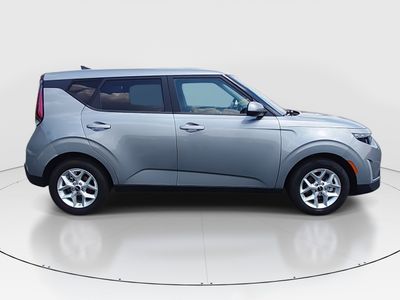 2024 Kia Soul — photo 8 view