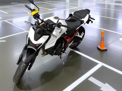 2025 Honda CB750 Hornet - Photo 3