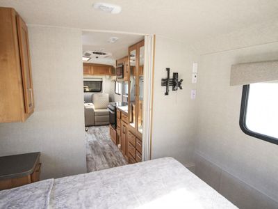2025 Bigfoot RV 2500 Series B25RQ — photo 26 view