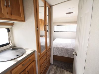 2025 Bigfoot RV 2500 Series B25RQ — photo 18 view