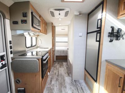 2025 Bigfoot RV 2500 Series B25RQ — photo 9 view