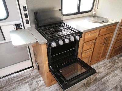 2025 Bigfoot RV 2500 Series B25RQ — photo 17 view