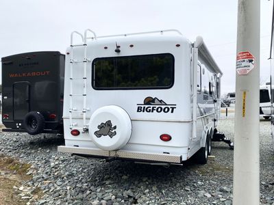 2025 Bigfoot RV 2500 Series B25RQ — detail view