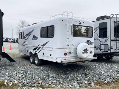 2025 Bigfoot RV 2500 Series B25RQ — interior view