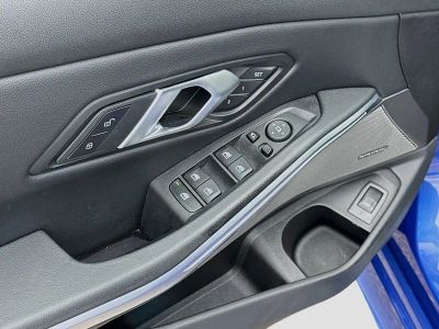 2025 BMW 3 Series — photo 23 view