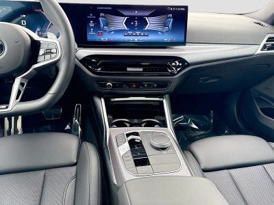 2025 BMW 3 Series — photo 19 view