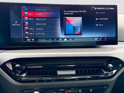 2025 BMW 3 Series — photo 32 view