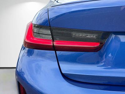 2025 BMW 3 Series — photo 10 view