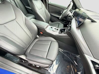 2025 BMW 3 Series — photo 15 view