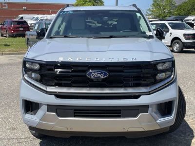2026 Ford Expedition - Photo 8