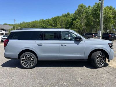2026 Ford Expedition - Photo 2