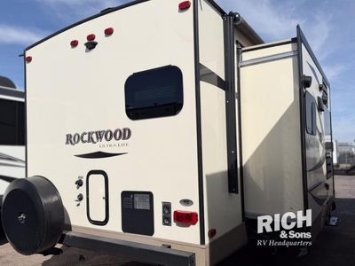 2017 Forest River Rockwood Ultra Lite - Photo 4