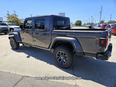 2026 Jeep Gladiator — detail view