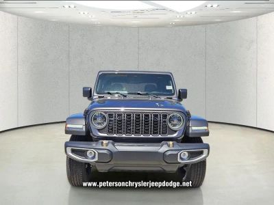 2026 Jeep Gladiator — side profile view