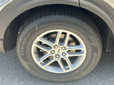 2026 Ford Explorer — photo 17 view