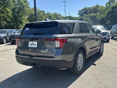 2026 Ford Explorer — photo 7 view