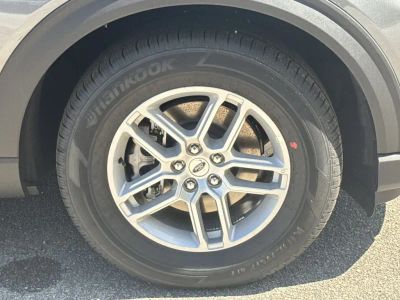 2026 Ford Explorer — photo 12 view