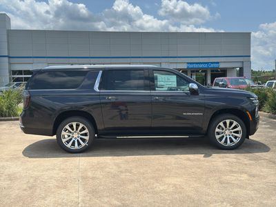2025 Chevrolet Suburban - Photo 8