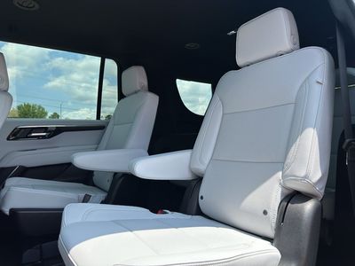 2025 Chevrolet Suburban - Photo 19
