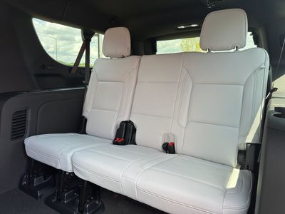 2025 Chevrolet Suburban - Photo 20