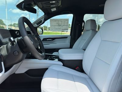 2025 Chevrolet Suburban - Photo 9