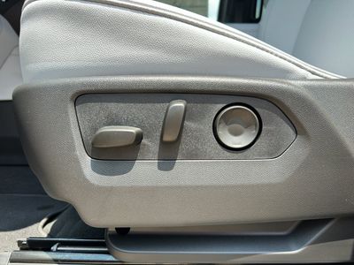 2025 Chevrolet Suburban - Photo 18