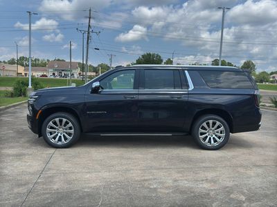 2025 Chevrolet Suburban - Photo 4