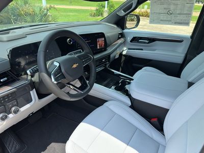 2025 Chevrolet Suburban - Photo 29