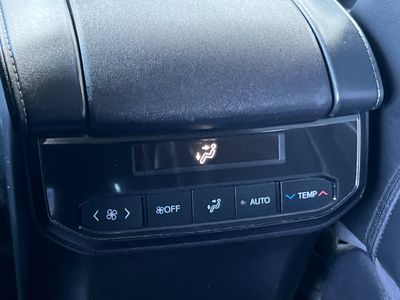 2023 Toyota Highlander - Photo 14