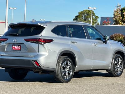 2023 Toyota Highlander - Photo 2