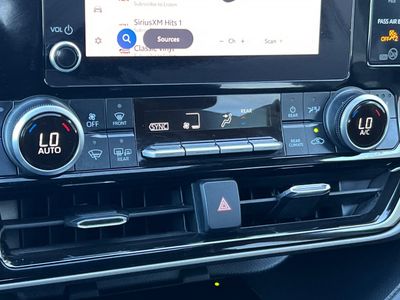 2023 Toyota Highlander - Photo 23
