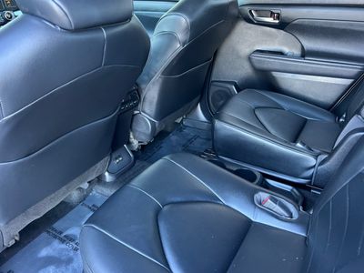 2023 Toyota Highlander - Photo 4