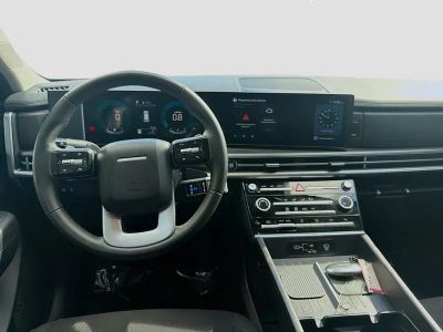 2025 Hyundai Santa Fe — photo 18 view