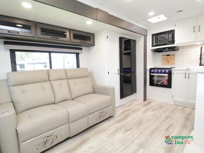 2026 Venture RV SportTrek - Photo 10