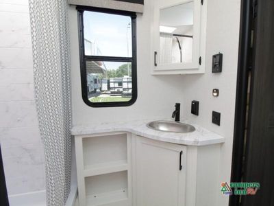 2026 Venture RV SportTrek - Photo 29