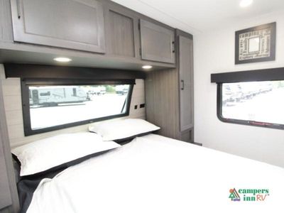 2026 Venture RV SportTrek - Photo 34