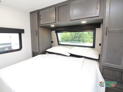 2026 Venture RV SportTrek - Photo 32