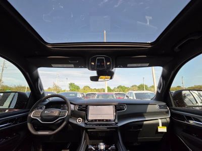2026 Jeep Grand Wagoneer — photo 11 view