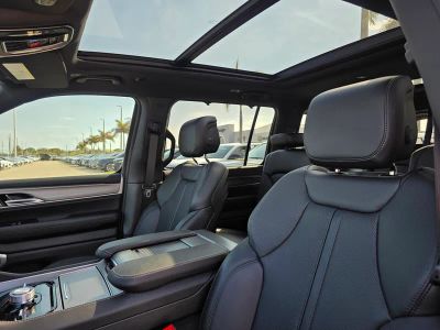 2026 Jeep Grand Wagoneer — photo 13 view