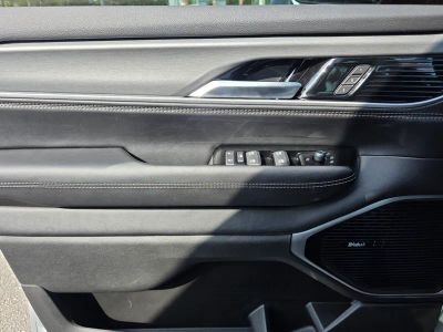 2026 Jeep Grand Wagoneer — photo 16 view