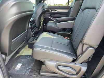 2026 Jeep Grand Wagoneer — photo 9 view