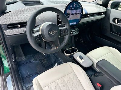 2025 MINI Hardtop 2 Door — photo 9 view