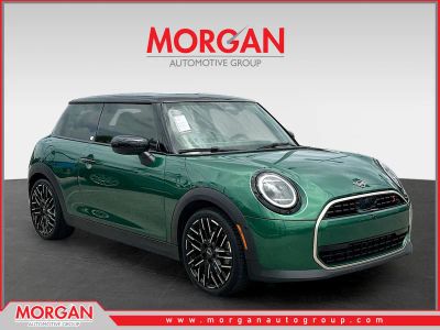 2025 MINI Hardtop 2 Door Signature in British Racing Green — front three-quarter view