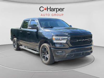 2020 RAM 1500 Big Horn Crew Cab 4x4 5'7" Box in Black — front three-quarter view