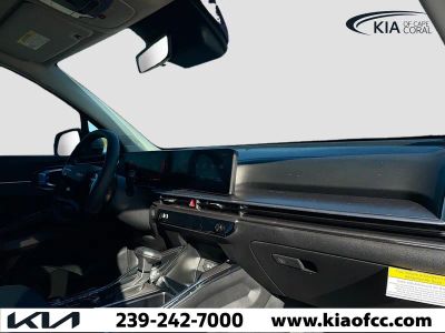 2026 Kia Sorento — photo 13 view
