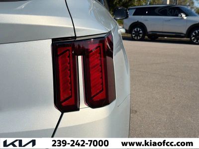 2026 Kia Sorento — photo 9 view