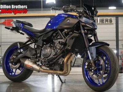 2025 Yamaha MT-07 — front three-quarter view